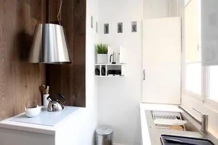 Charms Cosiness And Design In Le Marais Apartment Paris