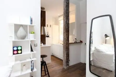 Charms Cosiness And Design In Le Marais Apartment Paris